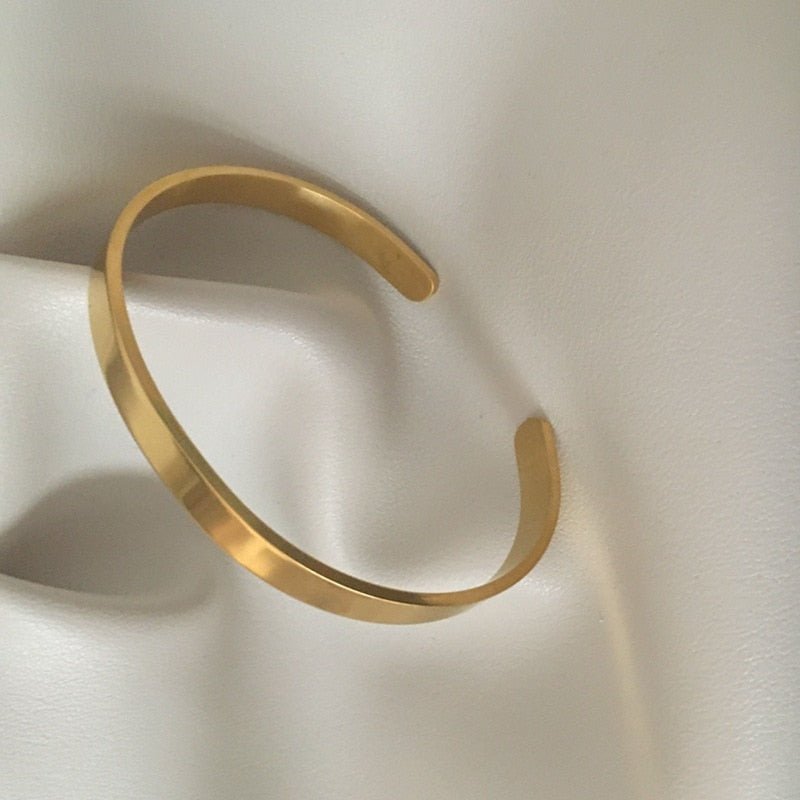 Bracelete Liso Minimalista Banhado a Ouro 18k